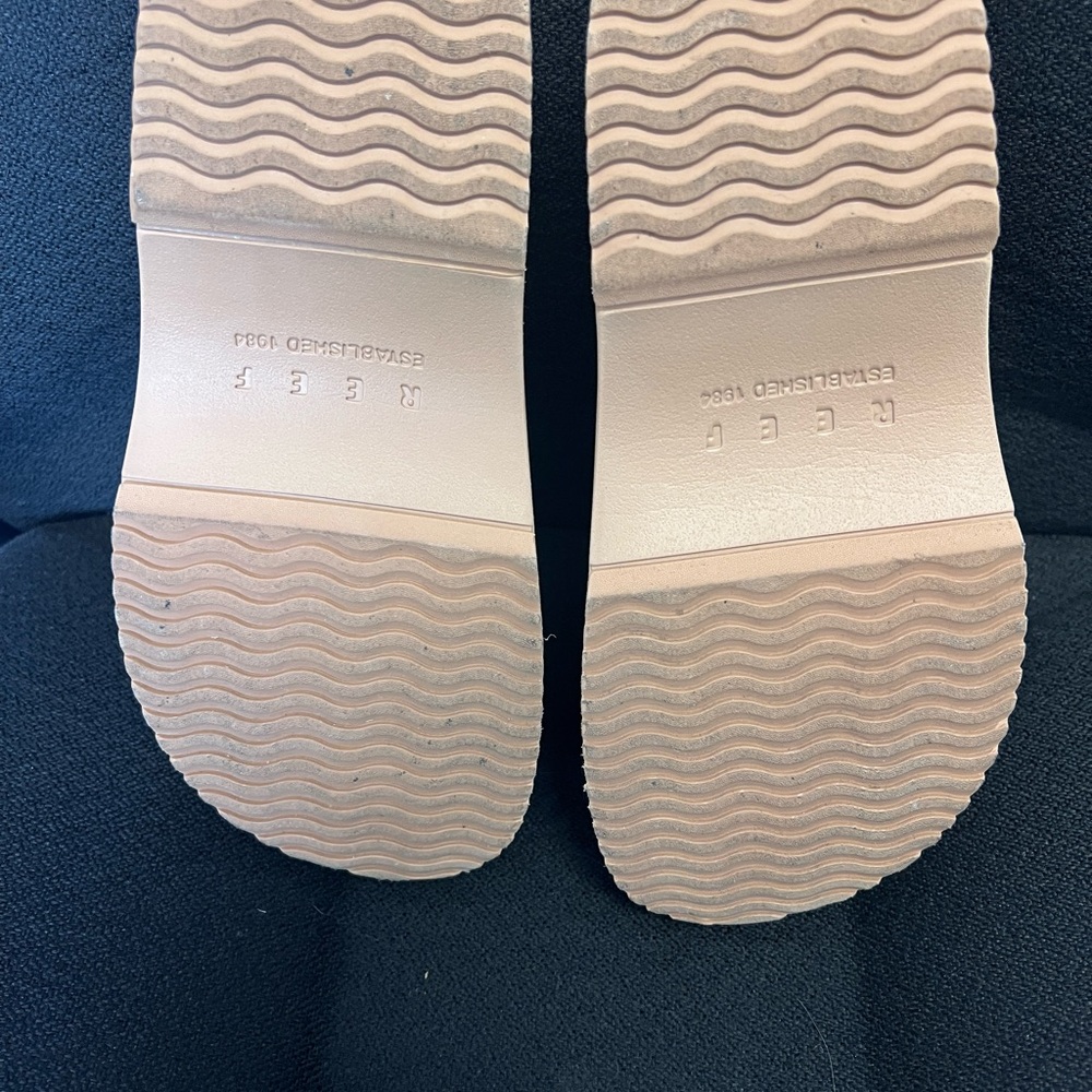 Reef Vista Skye modern clog in vintage suede color. Size 8 Almost brand new. - Picture 4 of 6